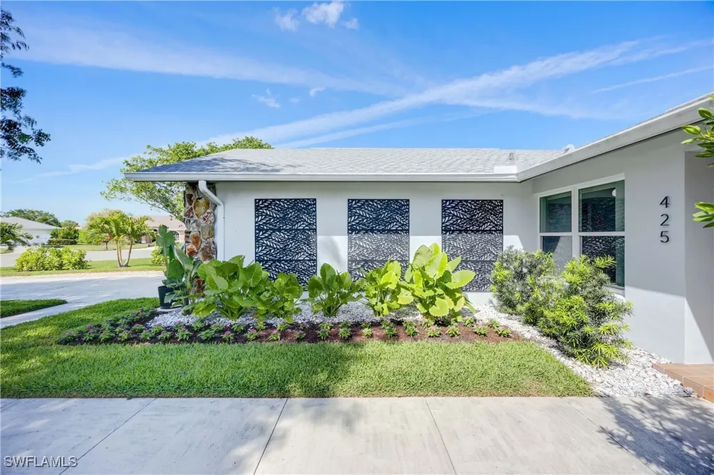425 Pine Lake Drive Naples FL 34112