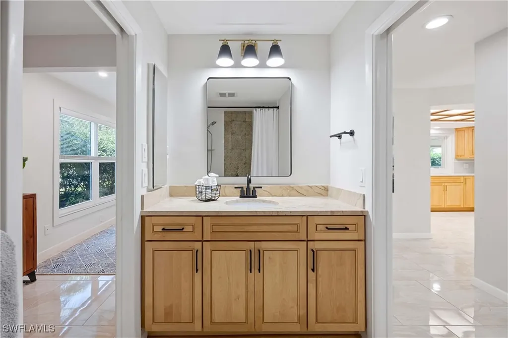 425 Pine Lake Drive Naples FL 34112