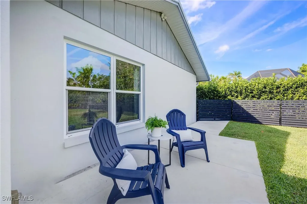425 Pine Lake Drive Naples FL 34112