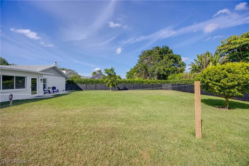 425 Pine Lake Drive Naples FL 34112