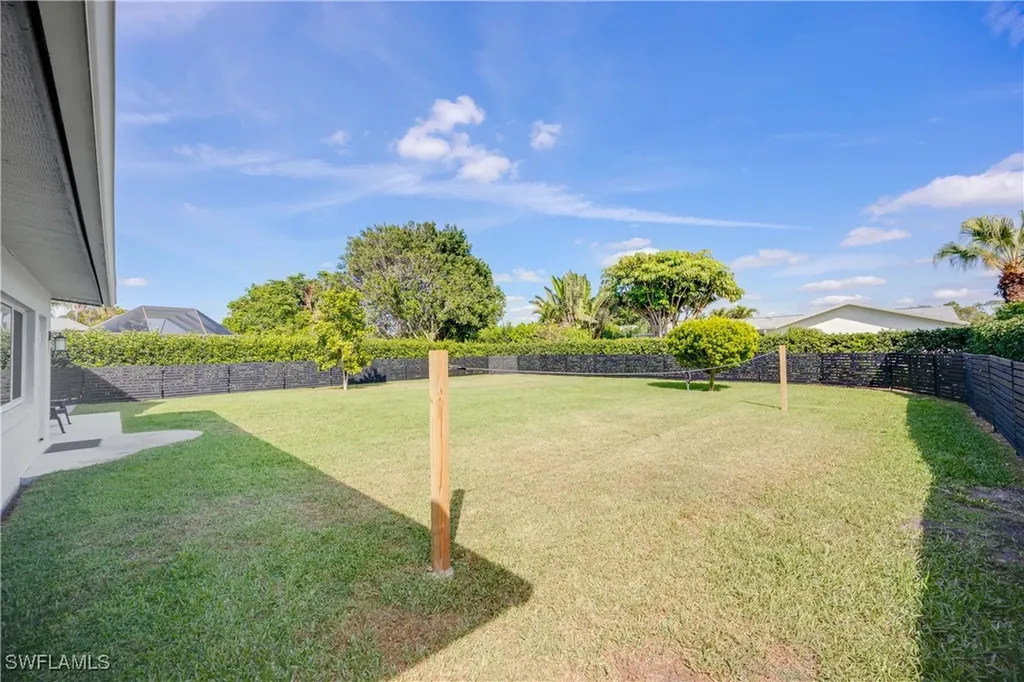 425 Pine Lake Drive Naples FL 34112
