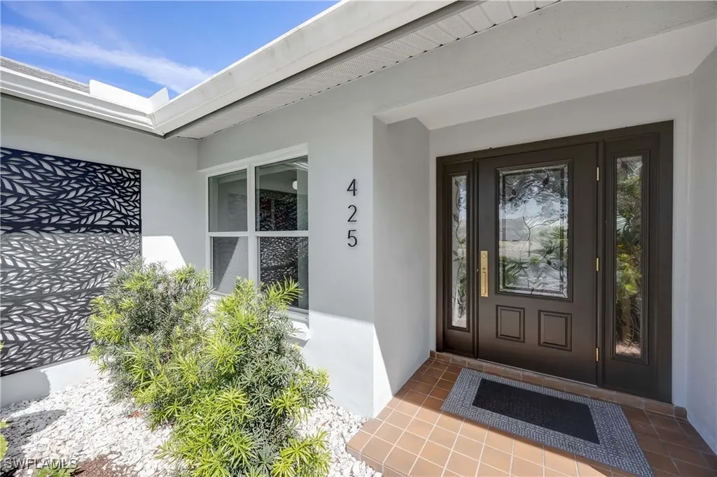 425 Pine Lake Drive Naples FL 34112