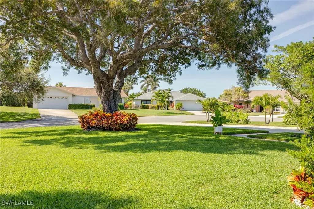 425 Pine Lake Drive Naples FL 34112