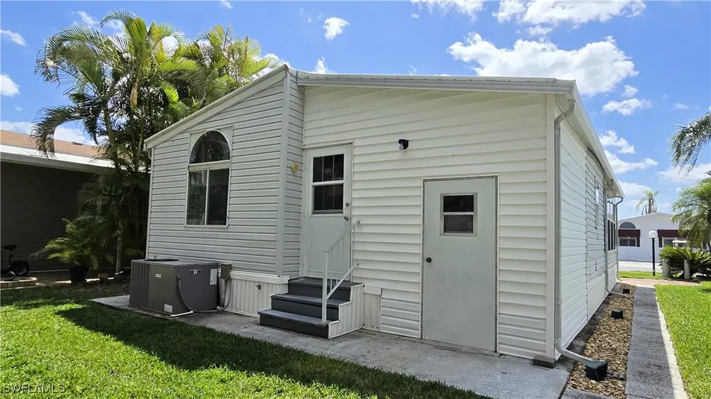 1012 Crystal Lake Drive Naples FL 34120