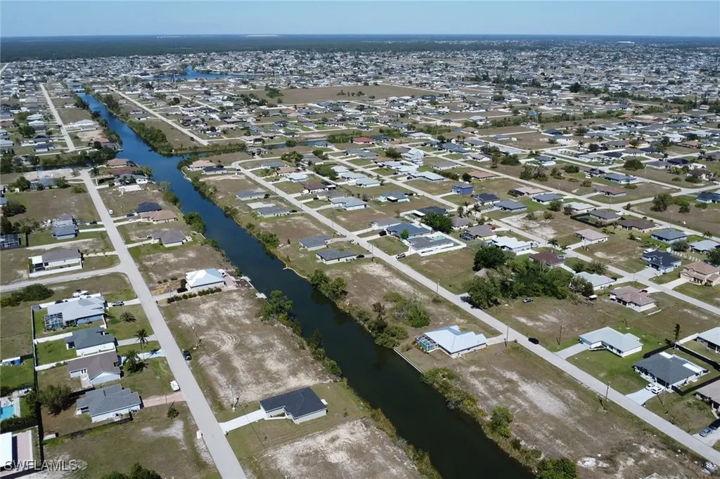 1704 NW 6th Place Cape Coral FL 33993