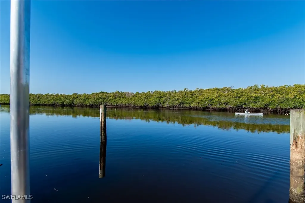 194 Newport Drive Naples FL 34114