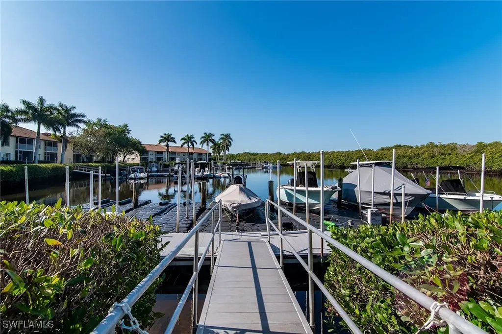 194 Newport Drive Naples FL 34114