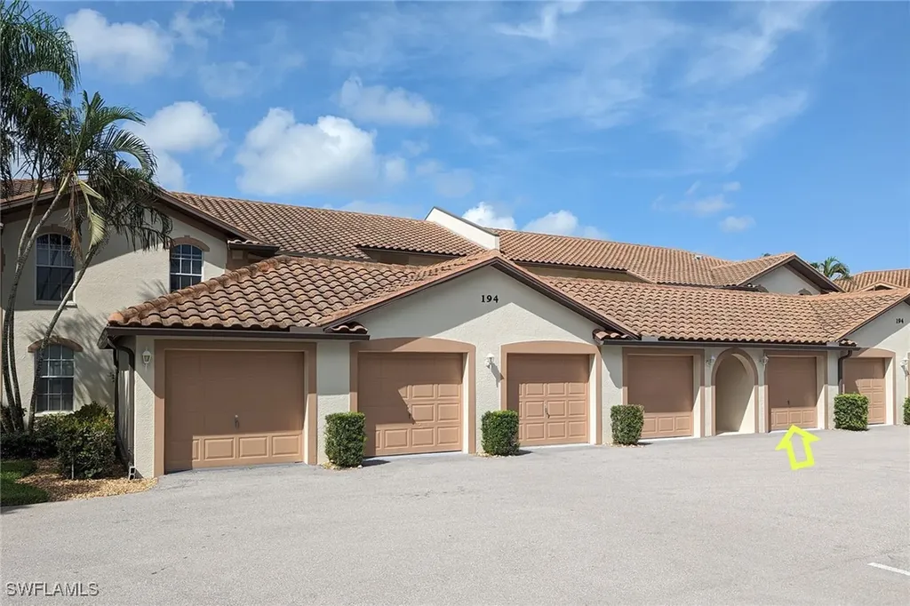 194 Newport Drive Naples FL 34114