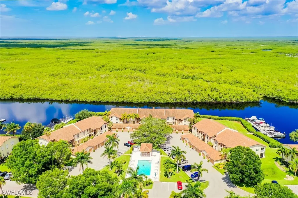 194 Newport Drive Naples FL 34114