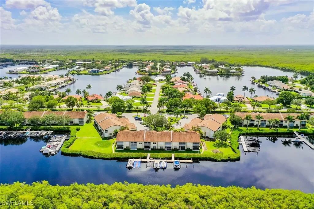 194 Newport Drive Naples FL 34114
