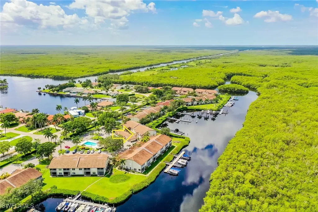 194 Newport Drive Naples FL 34114