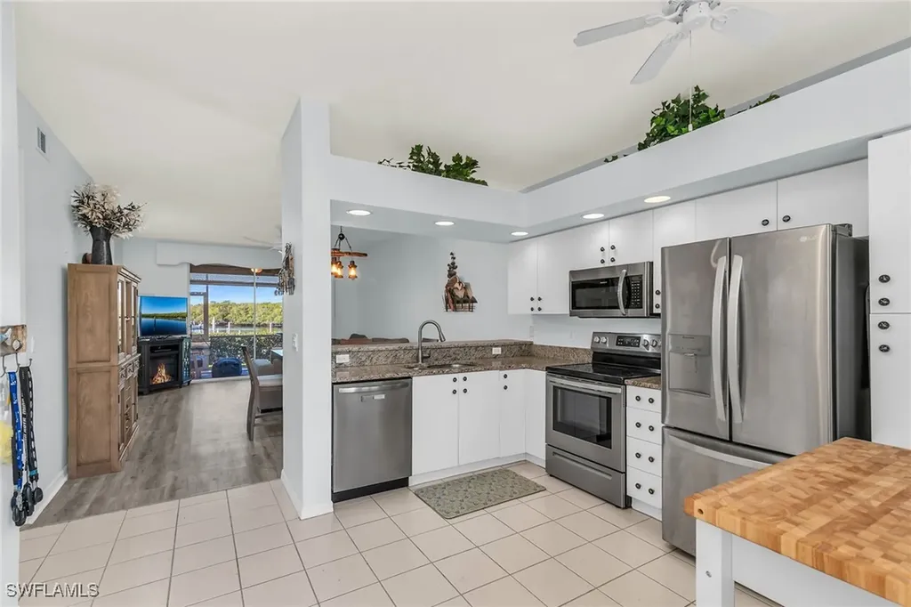 194 Newport Drive Naples FL 34114
