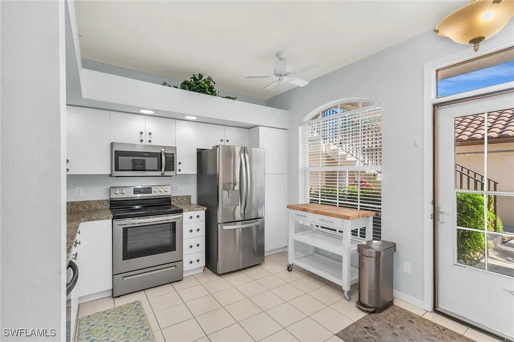 194 Newport Drive Naples FL 34114
