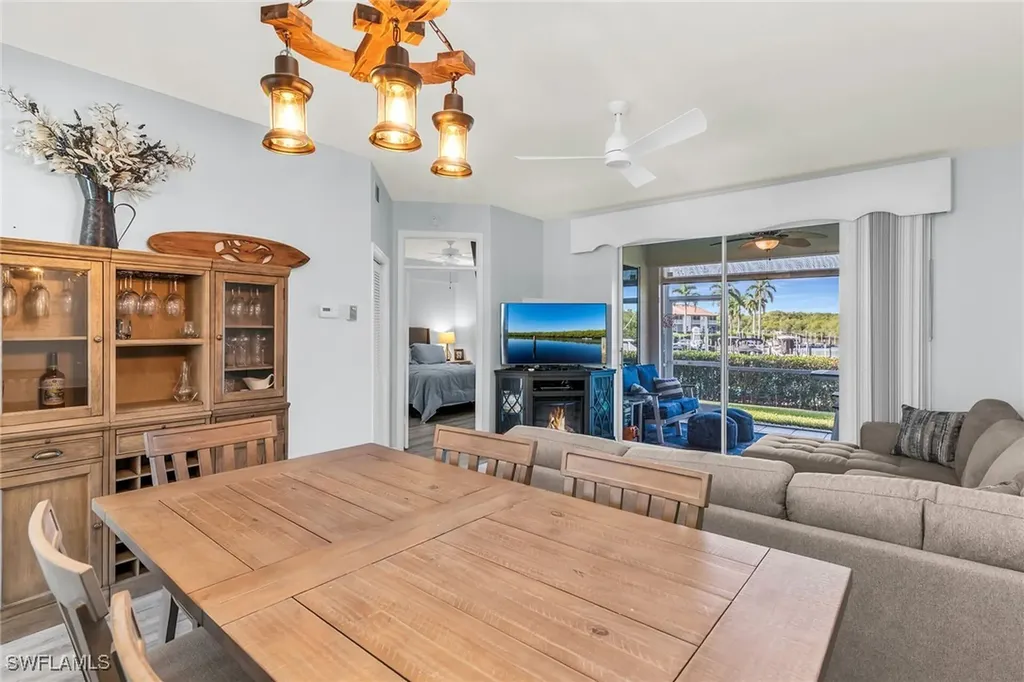 194 Newport Drive Naples FL 34114