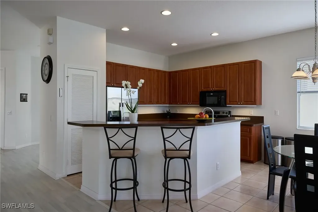 2576 Deerfield Lake Court Cape Coral FL 33909