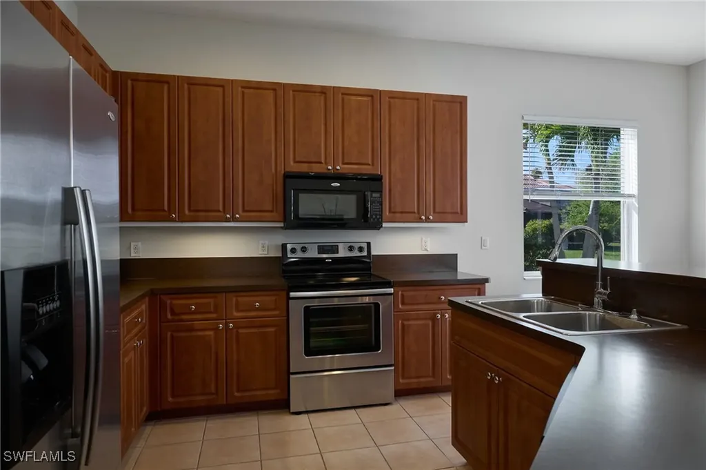 2576 Deerfield Lake Court Cape Coral FL 33909