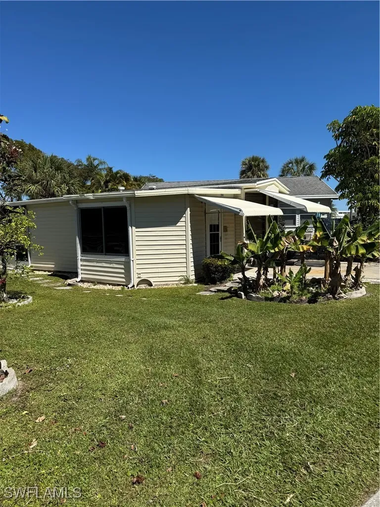 10848 Bonapartes Gull Estero FL 33928