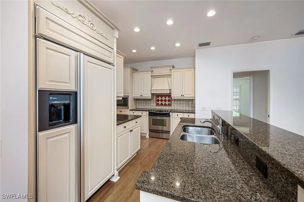 8699 S Lake Circle Fort Myers FL 33908
