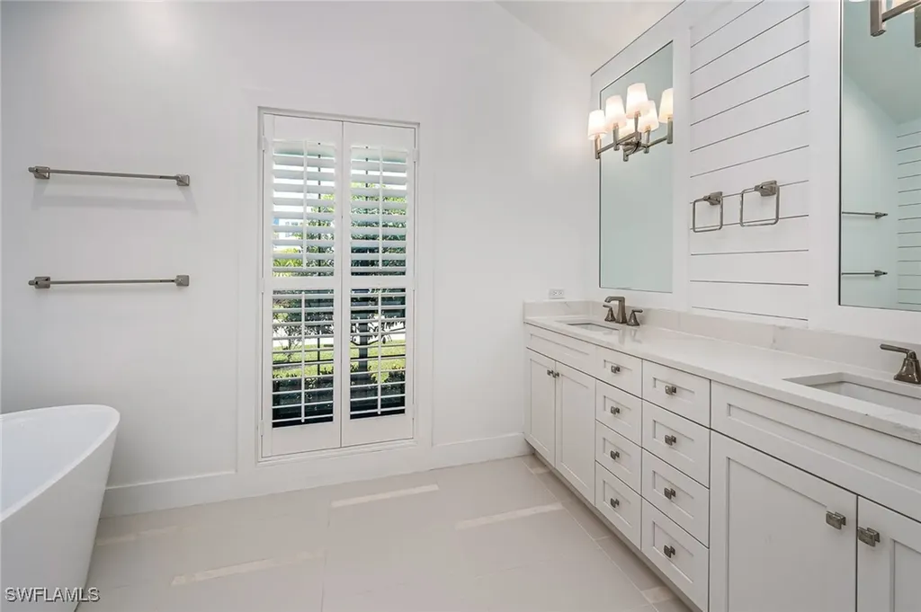 8699 S Lake Circle Fort Myers FL 33908