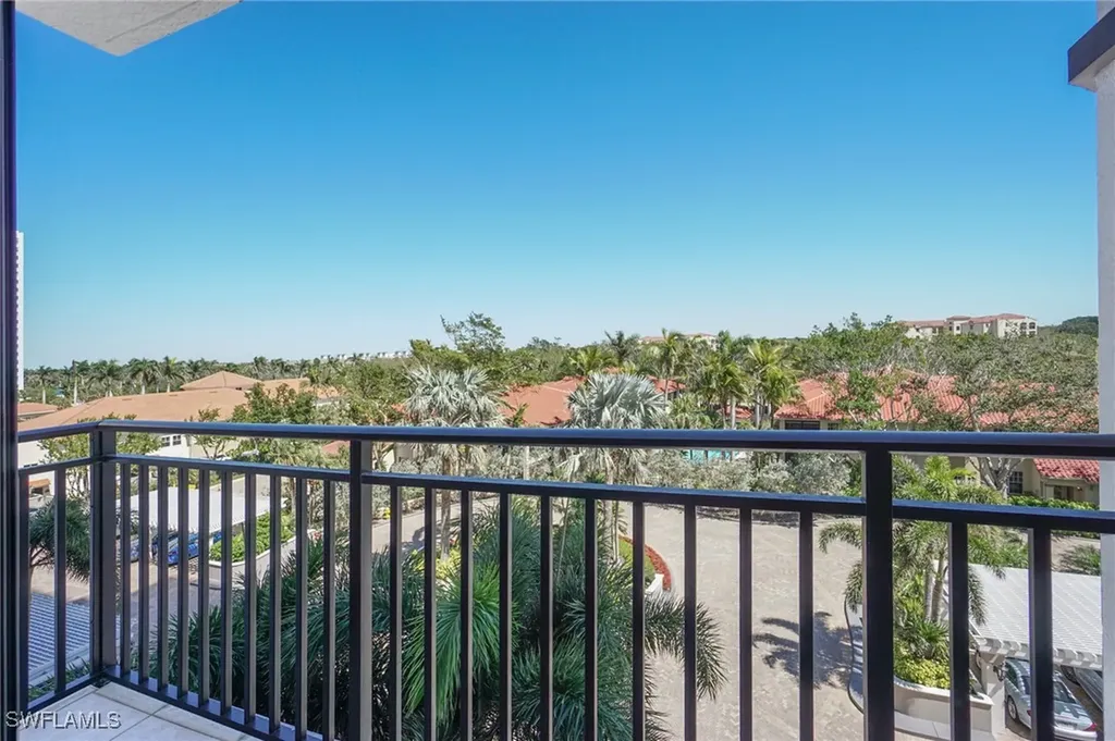 7225 Pelican Bay Boulevard Naples FL 34108