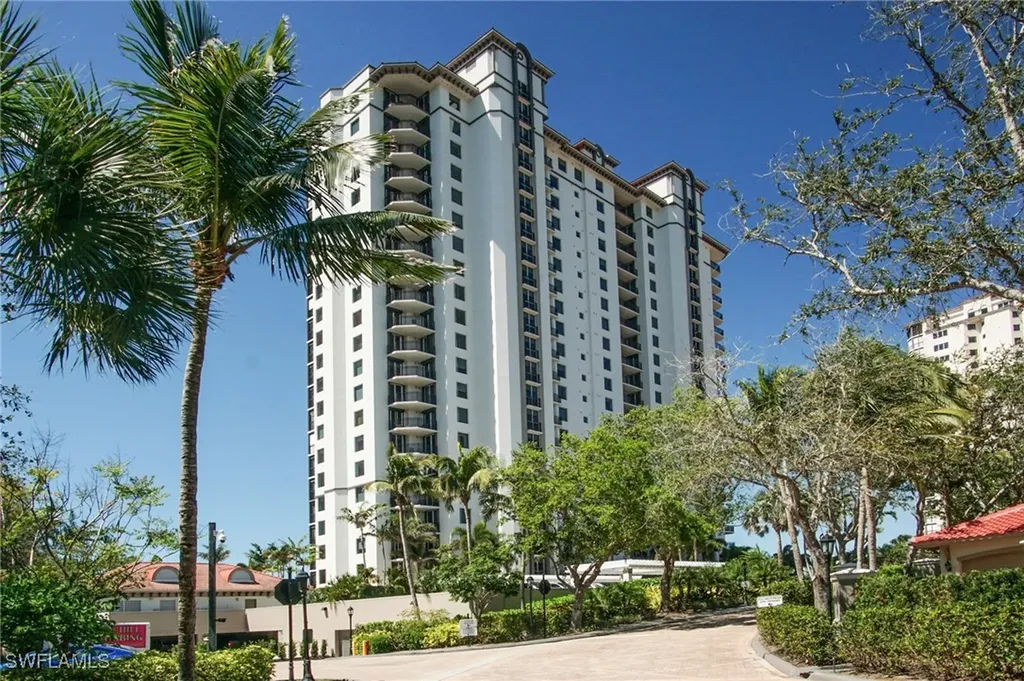 7225 Pelican Bay Boulevard Naples FL 34108