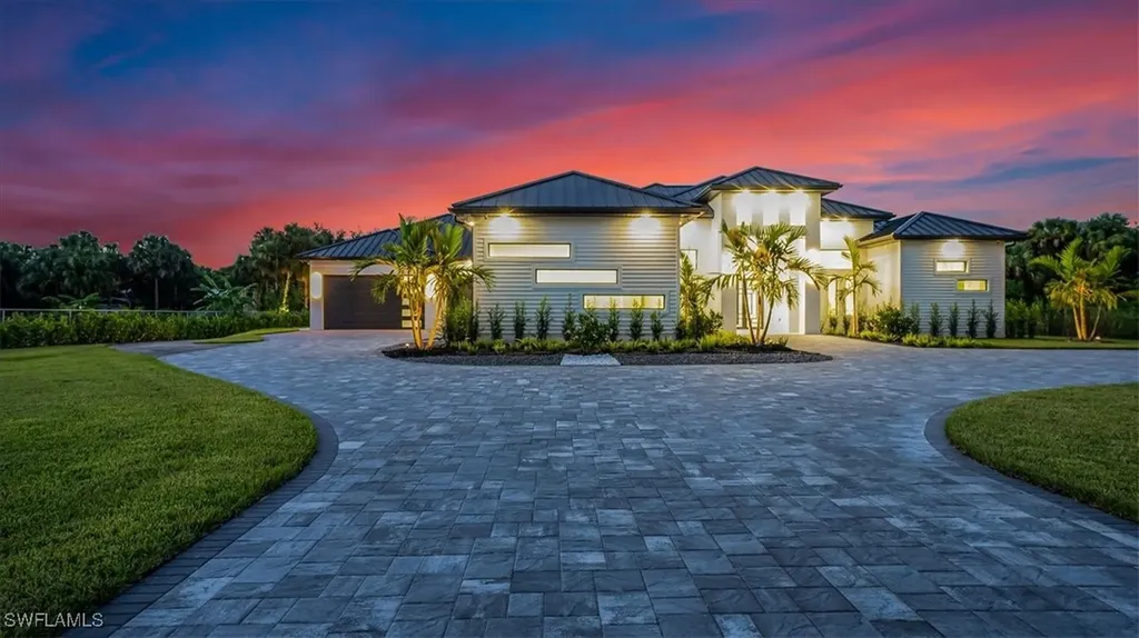 123 10th Avenue NW Naples FL 34120