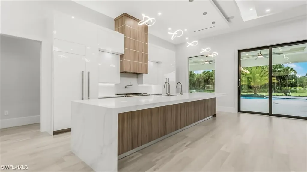 123 10th Avenue NW Naples FL 34120