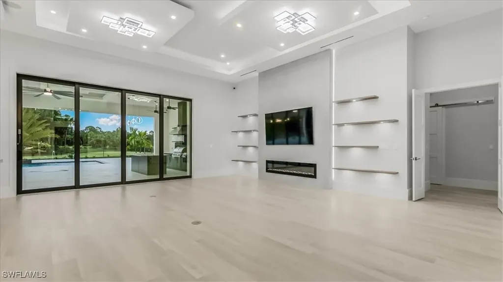 123 10th Avenue NW Naples FL 34120