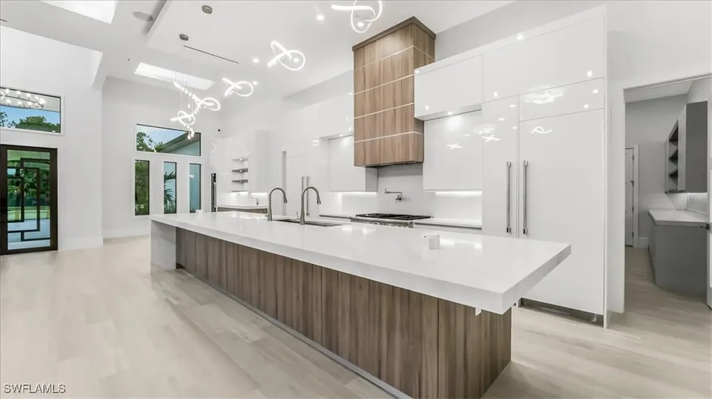 123 10th Avenue NW Naples FL 34120
