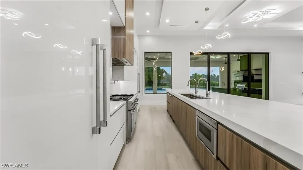 123 10th Avenue NW Naples FL 34120