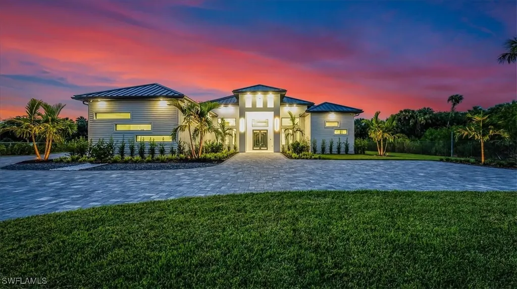 123 10th Avenue NW Naples FL 34120