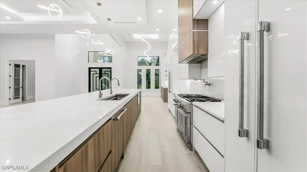 123 10th Avenue NW Naples FL 34120