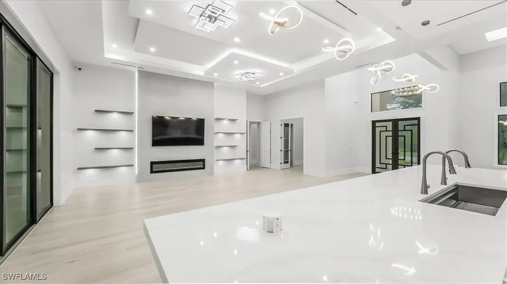 123 10th Avenue NW Naples FL 34120