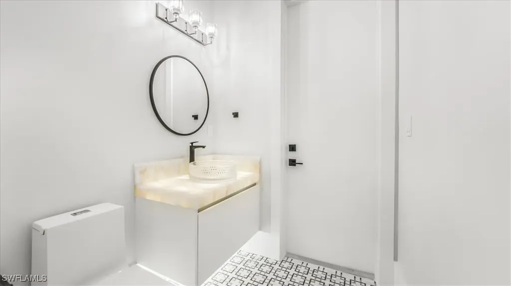 123 10th Avenue NW Naples FL 34120