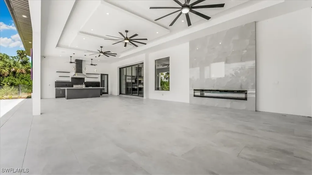 123 10th Avenue NW Naples FL 34120