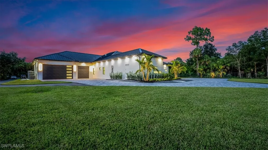 123 10th Avenue NW Naples FL 34120