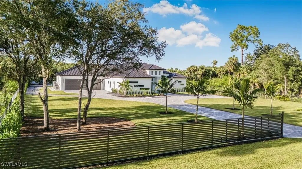 123 10th Avenue NW Naples FL 34120