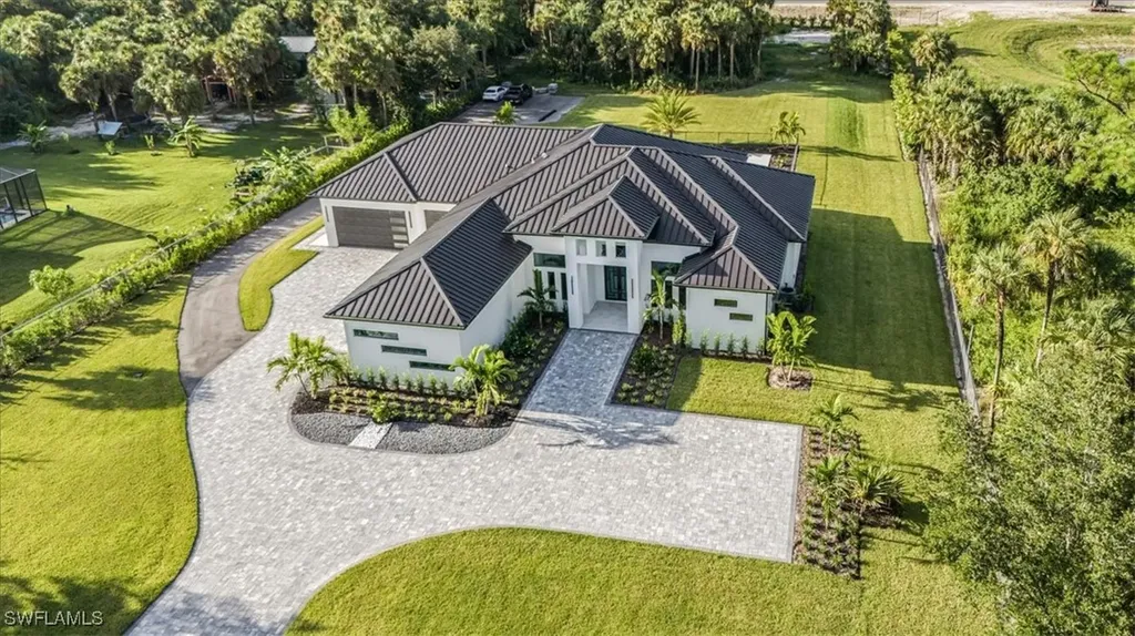 123 10th Avenue NW Naples FL 34120
