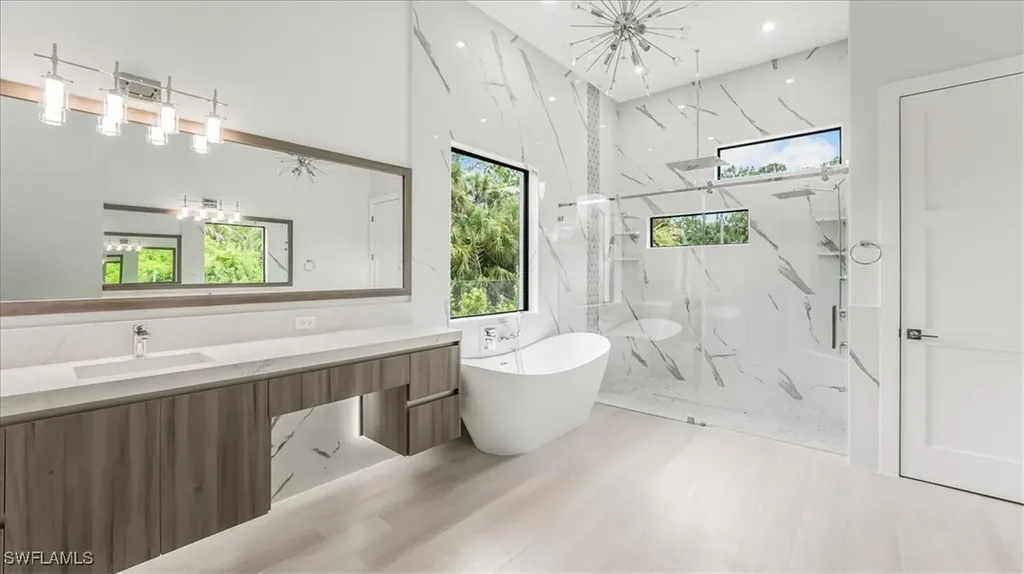 123 10th Avenue NW Naples FL 34120
