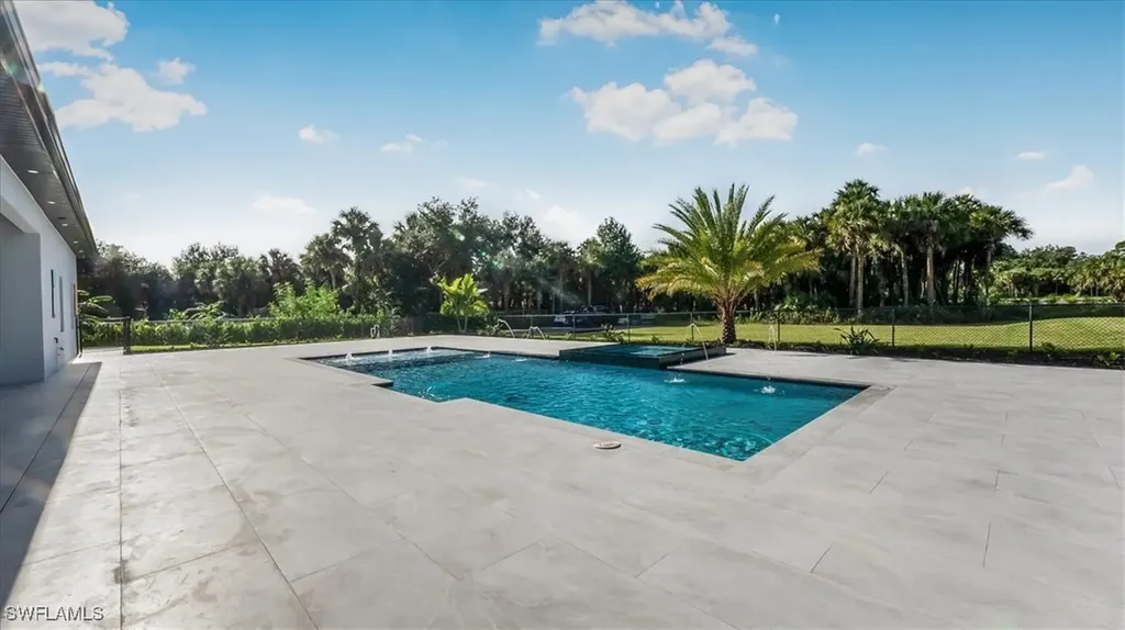 123 10th Avenue NW Naples FL 34120