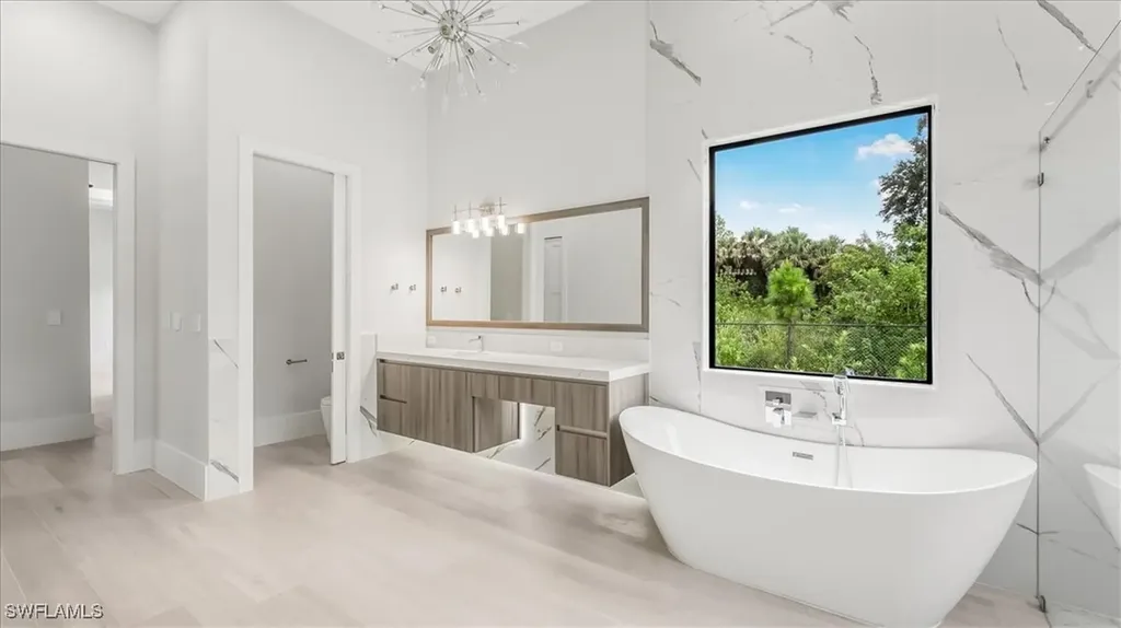 123 10th Avenue NW Naples FL 34120