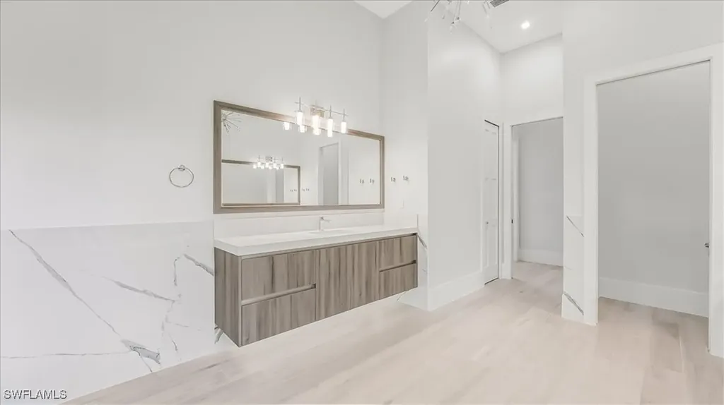 123 10th Avenue NW Naples FL 34120