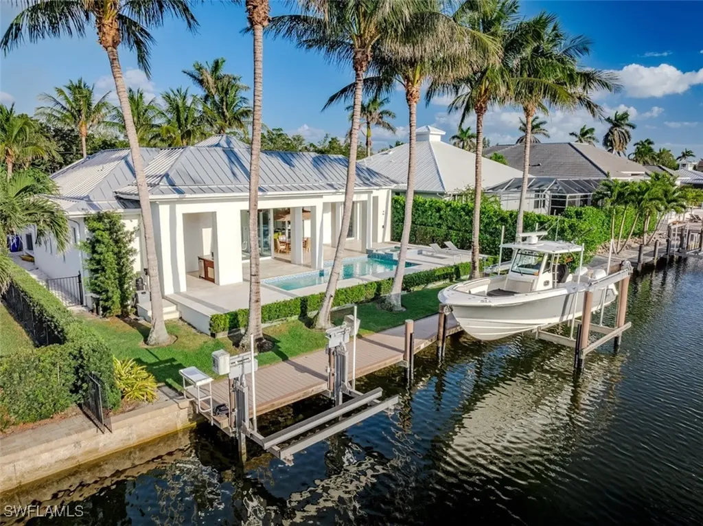 1880 Sandpiper Street Naples FL 34102
