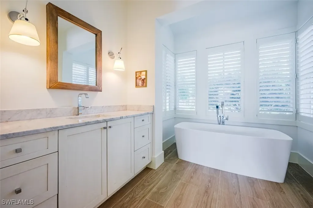 1880 Sandpiper Street Naples FL 34102