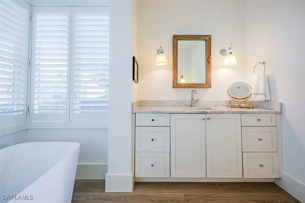 1880 Sandpiper Street Naples FL 34102