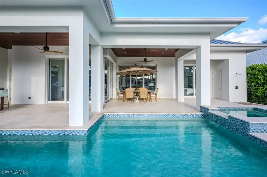1880 Sandpiper Street Naples FL 34102
