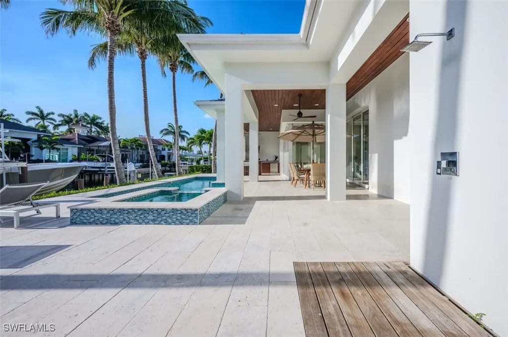 1880 Sandpiper Street Naples FL 34102