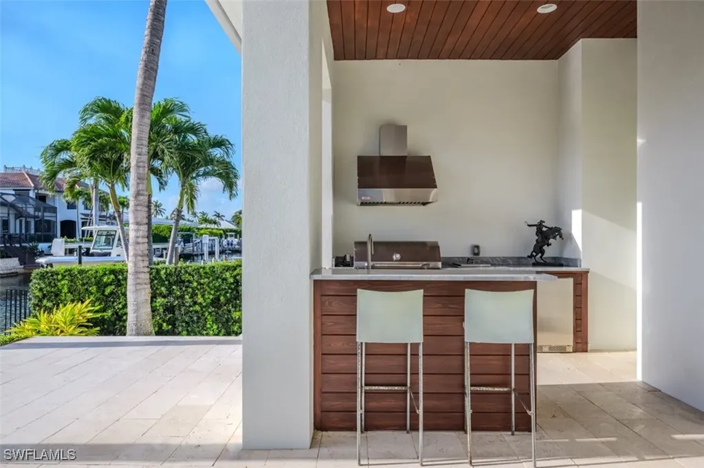 1880 Sandpiper Street Naples FL 34102