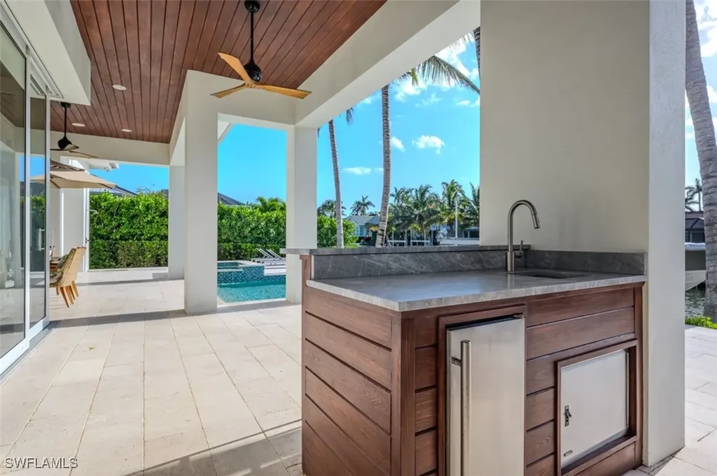 1880 Sandpiper Street Naples FL 34102