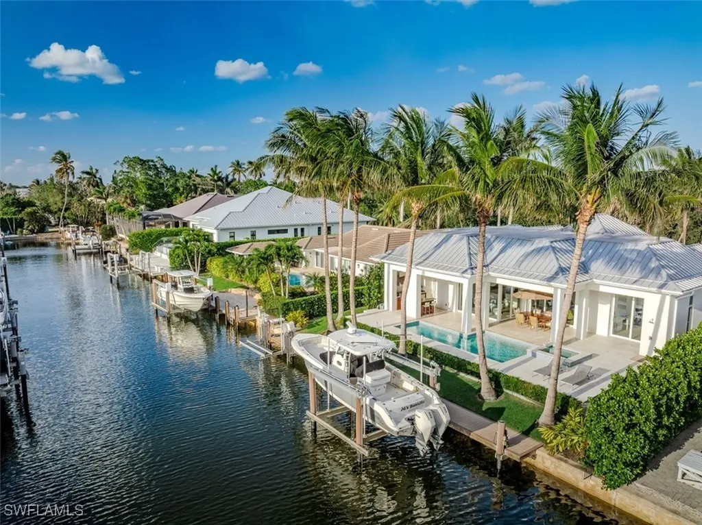 1880 Sandpiper Street Naples FL 34102
